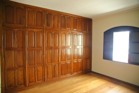 Casa à venda com 185m², 3 quartos e 2 vagasQuarto 2 