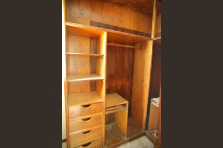 Casa à venda com 185m², 3 quartos e 2 vagasCloset /Suíte 