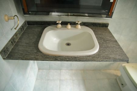 Casa à venda com 185m², 3 quartos e 2 vagasBanheiro da Suíte