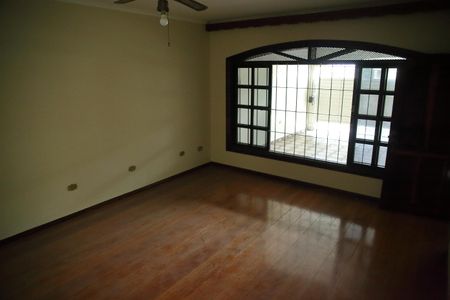 Casa à venda com 185m², 3 quartos e 2 vagasSala