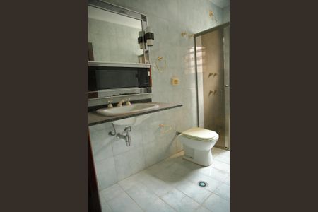 Casa à venda com 185m², 3 quartos e 2 vagasBanheiro da Suíte