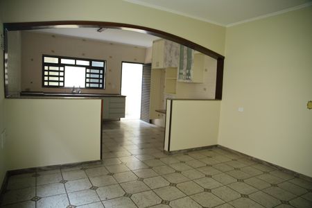 Casa à venda com 185m², 3 quartos e 2 vagasCopa/Cozinha 