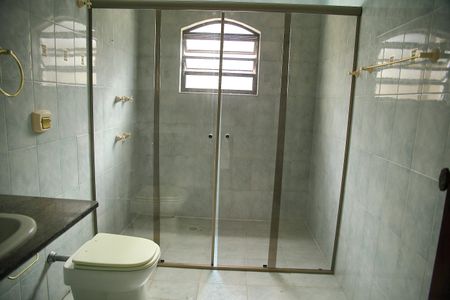 Casa à venda com 185m², 3 quartos e 2 vagasBanheiro da Suíte