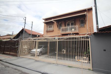 Casa à venda com 280m², 3 quartos e 4 vagasFachada