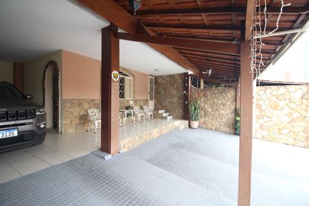 Casa à venda com 280m², 3 quartos e 4 vagasQuintal