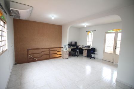 Casa à venda com 280m², 3 quartos e 4 vagasSala 2