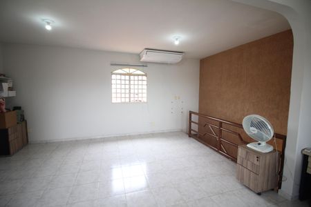 Casa à venda com 280m², 3 quartos e 4 vagasSala 2