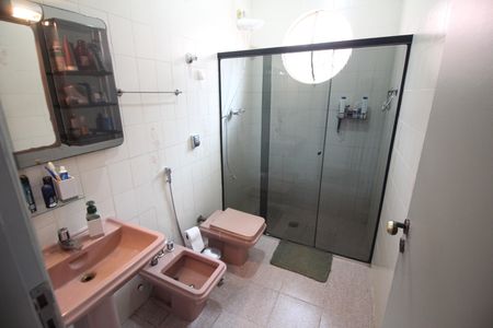 Casa à venda com 280m², 3 quartos e 4 vagasBanheiro