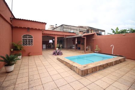 Casa à venda com 280m², 3 quartos e 4 vagasQuintal