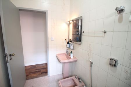 Casa à venda com 280m², 3 quartos e 4 vagasBanheiro