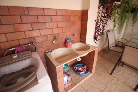 Casa à venda com 280m², 3 quartos e 4 vagasÁrea de Serviço