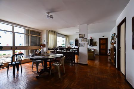 Apartamento à venda com 241m², 4 quartos e 2 vagasSala de Jantar