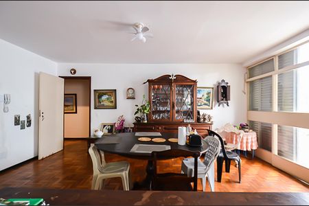 Apartamento à venda com 241m², 4 quartos e 2 vagasSala de Jantar