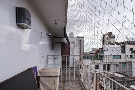 Apartamento à venda com 241m², 4 quartos e 2 vagasVaranda