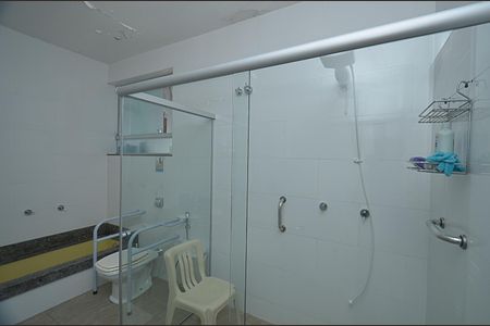 Apartamento à venda com 241m², 4 quartos e 2 vagasBanheiro Social