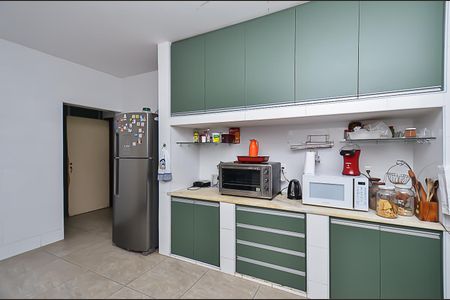 Apartamento à venda com 241m², 4 quartos e 2 vagasCozinha