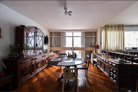 Apartamento à venda com 241m², 4 quartos e 2 vagasSala de Jantar