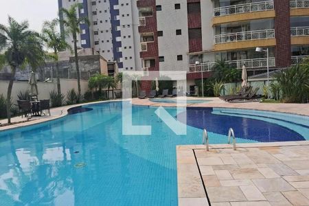 Apartamento à venda com 165m², 4 quartos e 3 vagas Apartamento à venda com 165m², 4 quartos e 3 vagasÁrea comum - Piscina
