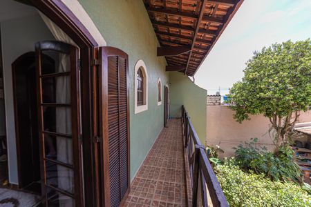 Casa à venda com 400m², 6 quartos e 4 vagasVaranda