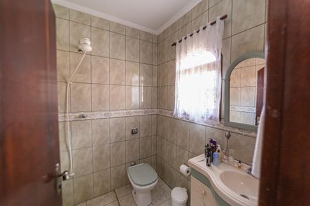 Casa à venda com 400m², 6 quartos e 4 vagasBanheiro do Quarto 4