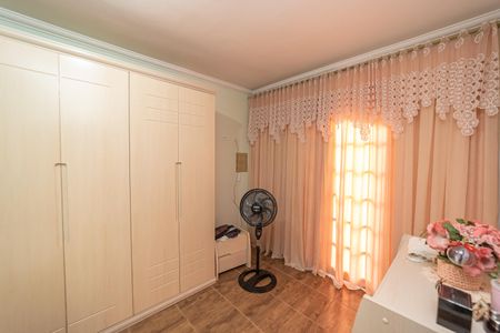 Casa à venda com 400m², 6 quartos e 4 vagasQuarto 5