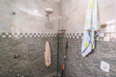 Casa à venda com 400m², 6 quartos e 4 vagasBanheiro do Quarto 5