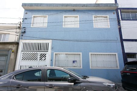 Casa para alugar com 100m², 3 quartos e 1 vaga Casa para alugar com 100m², 3 quartos e 1 vagaFachada