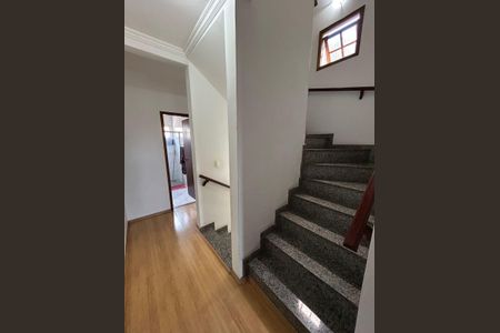 Casa à venda com 210m², 3 quartos e 6 vagas