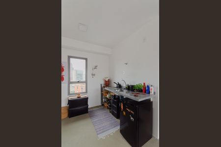 Cozinha de apartamento para alugar com 1 quarto, 28m² em Liberdade, São Paulo