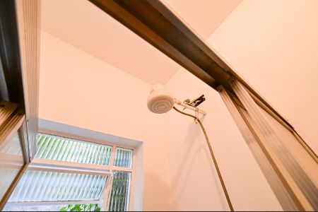 Casa para alugar com 150m², 3 quartos e 1 vaga Casa para alugar com 150m², 3 quartos e 1 vagaBanheiro Social 1