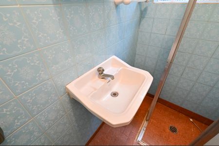 Casa para alugar com 150m², 3 quartos e 1 vaga Casa para alugar com 150m², 3 quartos e 1 vagaBanheiro Social 1