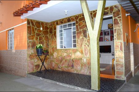 Casa para alugar com 180m², 4 quartos e 3 vagasFachada