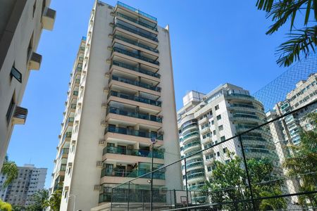 Apartamento para alugar com 69m², 2 quartos e 1 vagaFachada do bloco