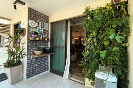 Apartamento para alugar com 69m², 2 quartos e 1 vagaVaranda