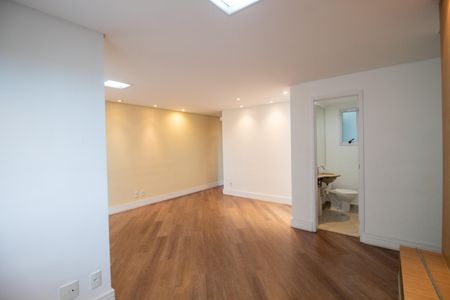 Sala de apartamento para alugar com 3 quartos, 95m² em Jardim Arpoador, São Paulo