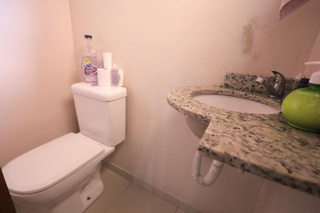 Casa à venda com 178m², 3 quartos e 2 vagasBanheiro 1