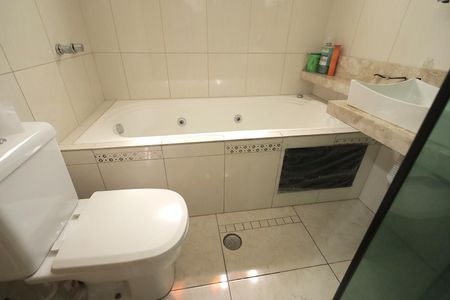 Casa à venda com 178m², 3 quartos e 2 vagasBanheiro Quarto Suíte 2