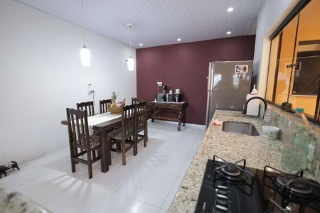 Casa à venda com 178m², 3 quartos e 2 vagasCozinha