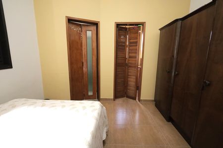 Casa à venda com 178m², 3 quartos e 2 vagasQuarto Suíte 2