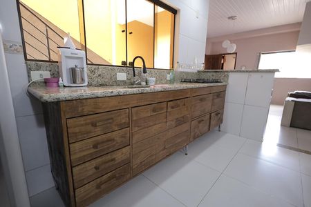 Casa à venda com 178m², 3 quartos e 2 vagasCozinha