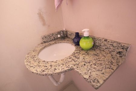 Casa à venda com 178m², 3 quartos e 2 vagasBanheiro 1