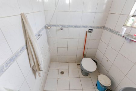 Casa à venda com 176m², 5 quartos e 3 vagasBanheiro 2