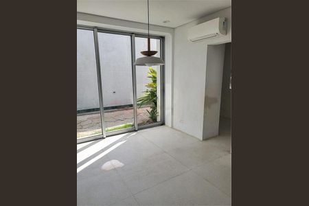 Casa à venda com 3 quartos, 345m² em Água Branca, São Paulo