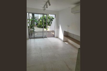 Casa à venda com 3 quartos, 345m² em Água Branca, São Paulo