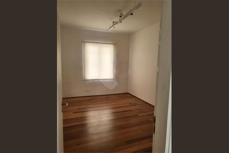 Casa à venda com 3 quartos, 345m² em Água Branca, São Paulo