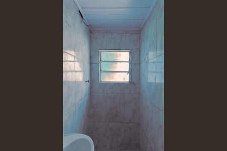 Banheiro  de casa para alugar com 1 quarto, 80m² em Vila Dalila, São Paulo