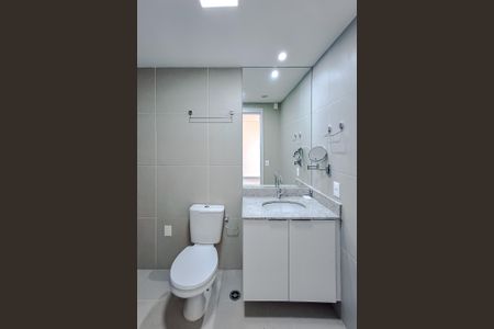 Banheiro de kitnet/studio para alugar com 1 quarto, 32m² em Vila Dom Pedro I, São Paulo