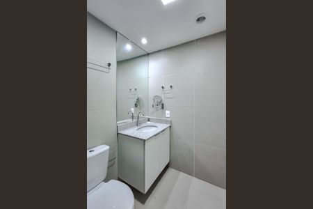 Banheiro de kitnet/studio para alugar com 1 quarto, 32m² em Vila Dom Pedro I, São Paulo