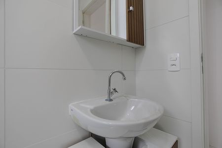 Banheiro de apartamento para alugar com 2 quartos, 49m² em Vila Oliveira, Mogi das Cruzes