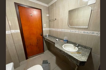 Casa para alugar com 300m², 3 quartos e 2 vagasBanheiro 1